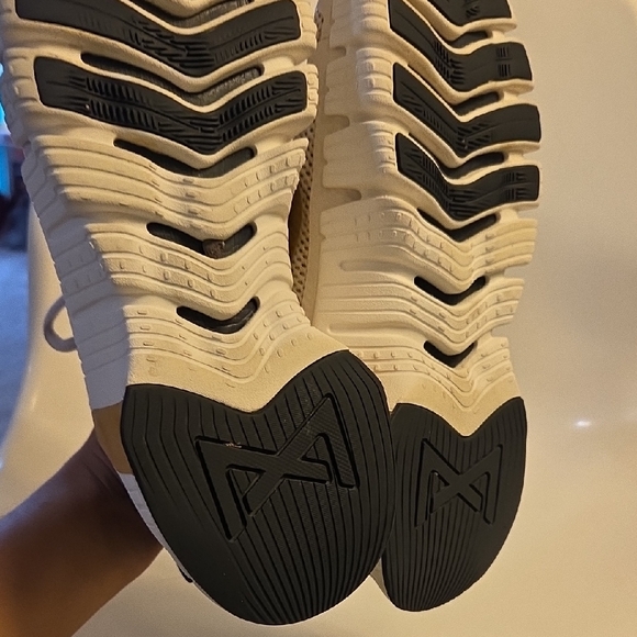 Nike Athletic Shoes in Cream and Gold - Picture 9 of 13